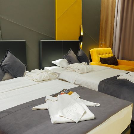 Hotel Hills Sarajevo Congress & Thermal Spa Resort Ilidža Luaran gambar A room at the hotel