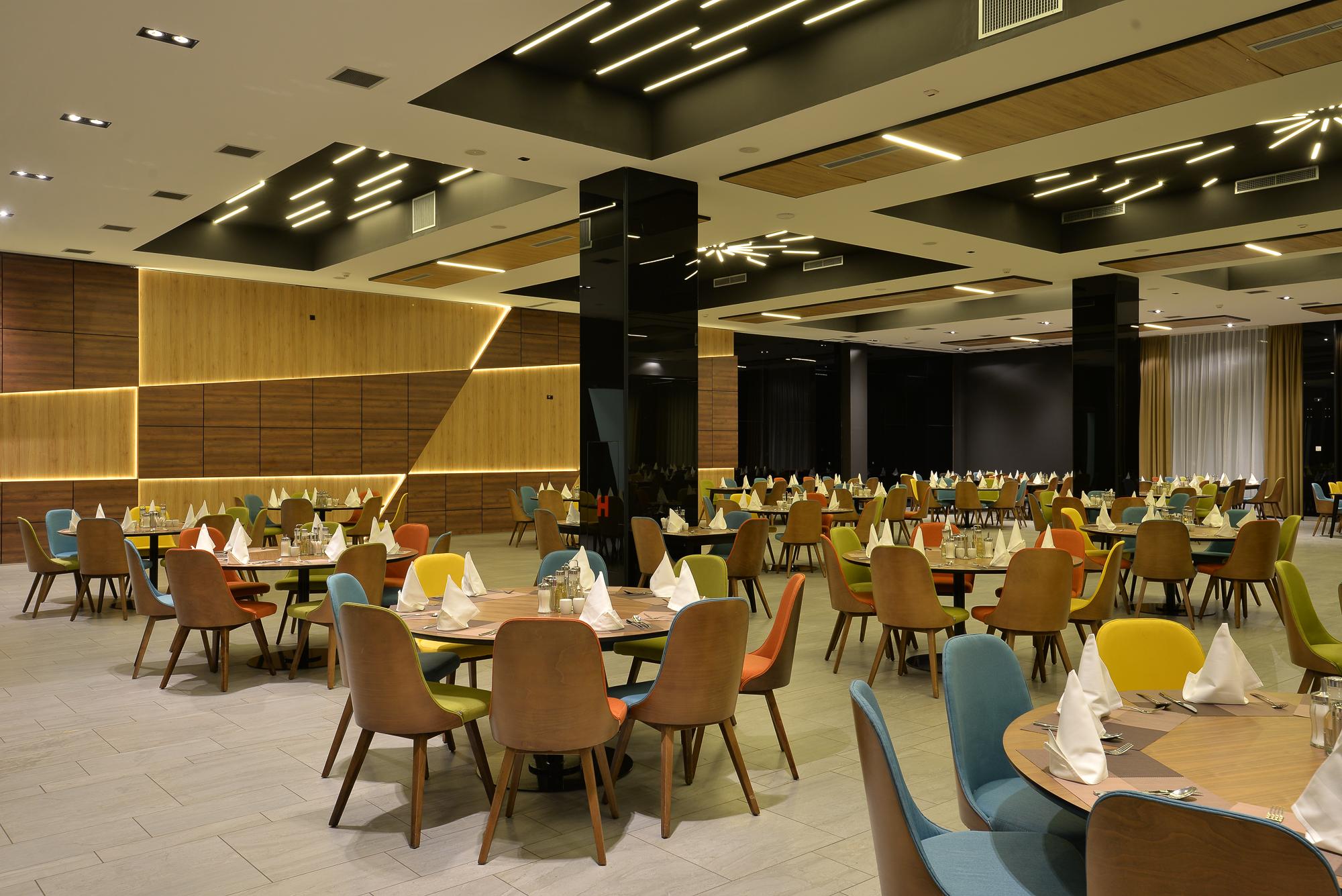 Hotel Hills Sarajevo Congress & Thermal Spa Resort Ilidža Luaran gambar The dining room