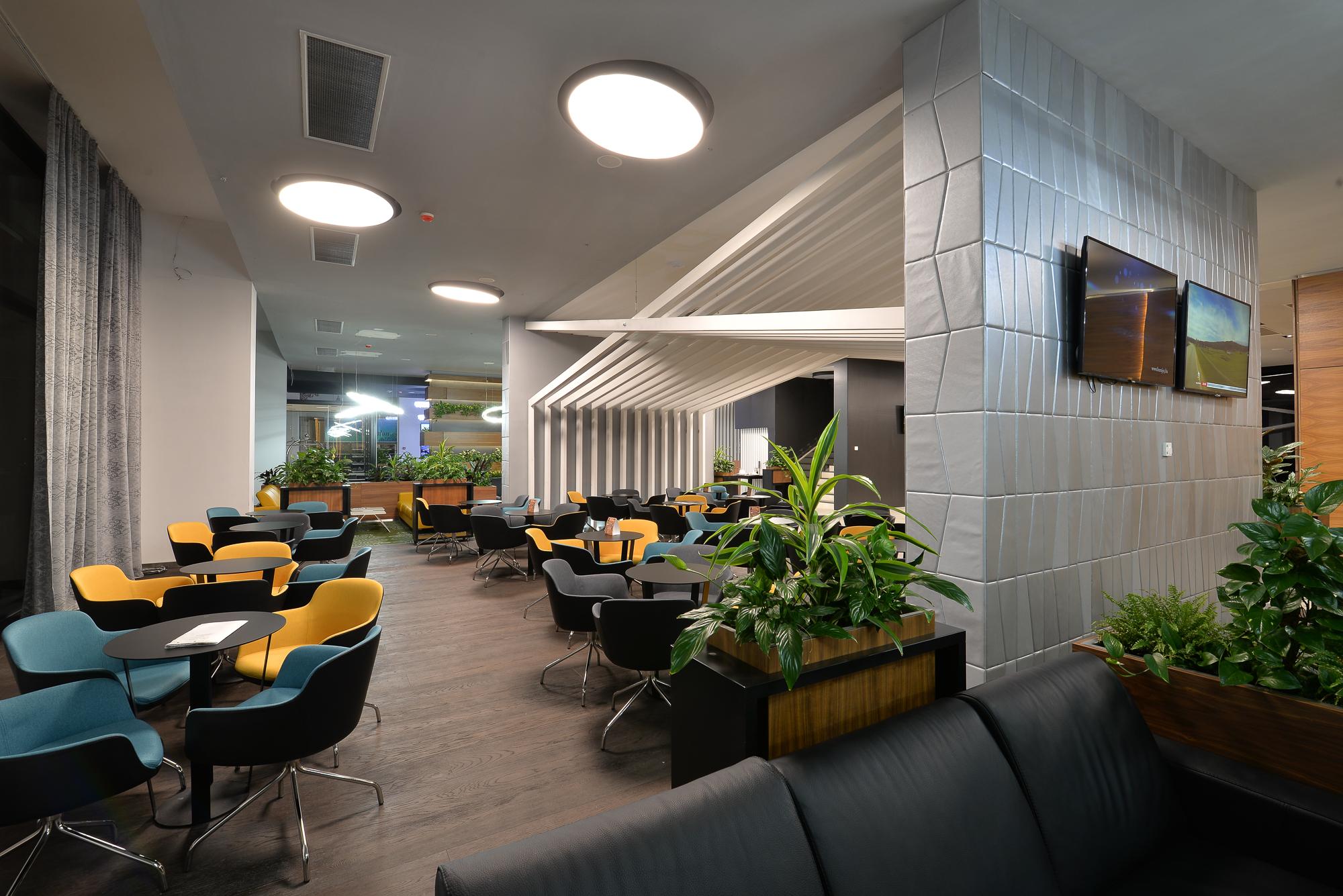 Hotel Hills Sarajevo Congress & Thermal Spa Resort Ilidža Luaran gambar Business lounge at the airport
