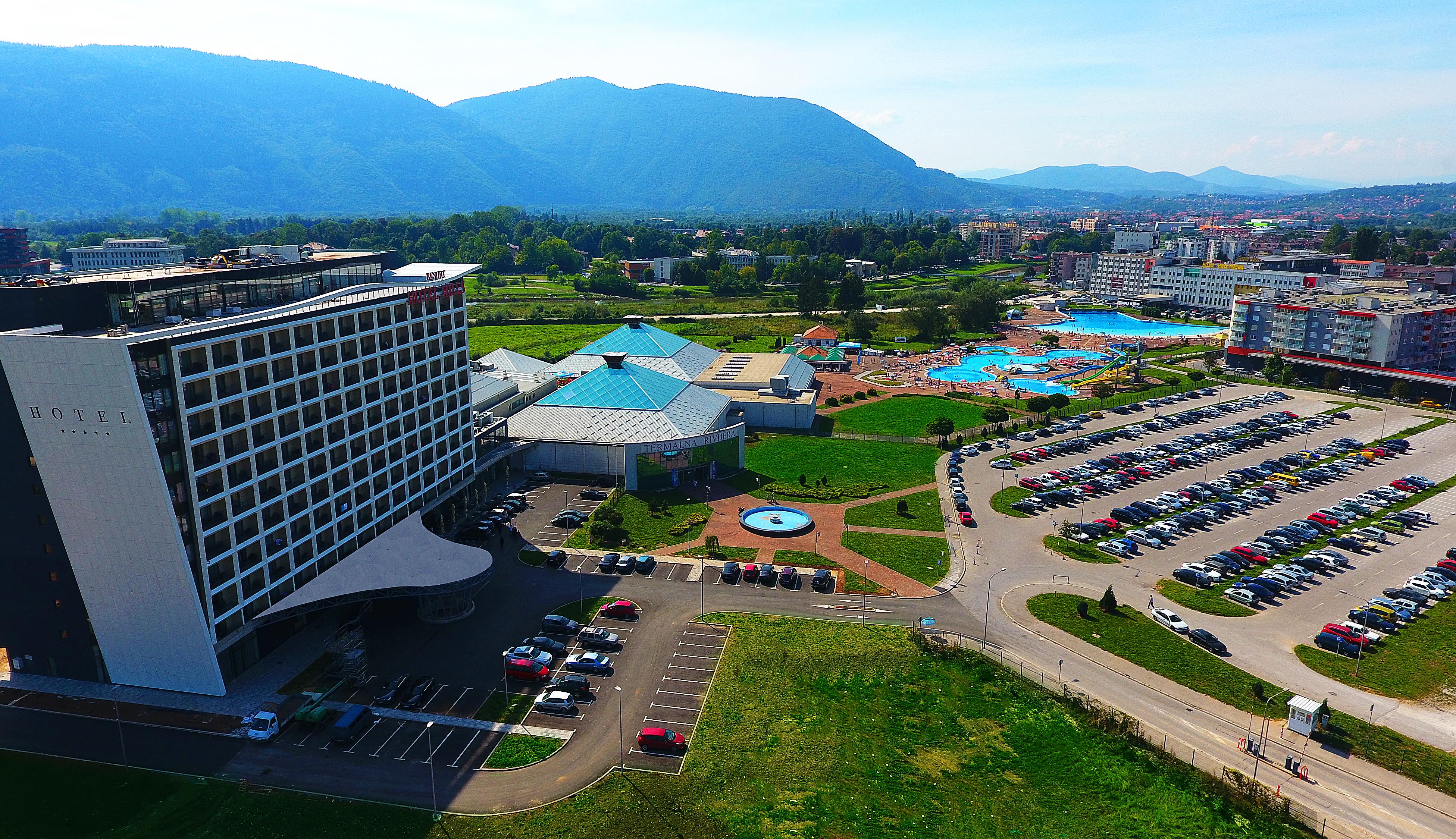 Hotel Hills Sarajevo Congress & Thermal Spa Resort Ilidža Luaran gambar Aerial view of the resort