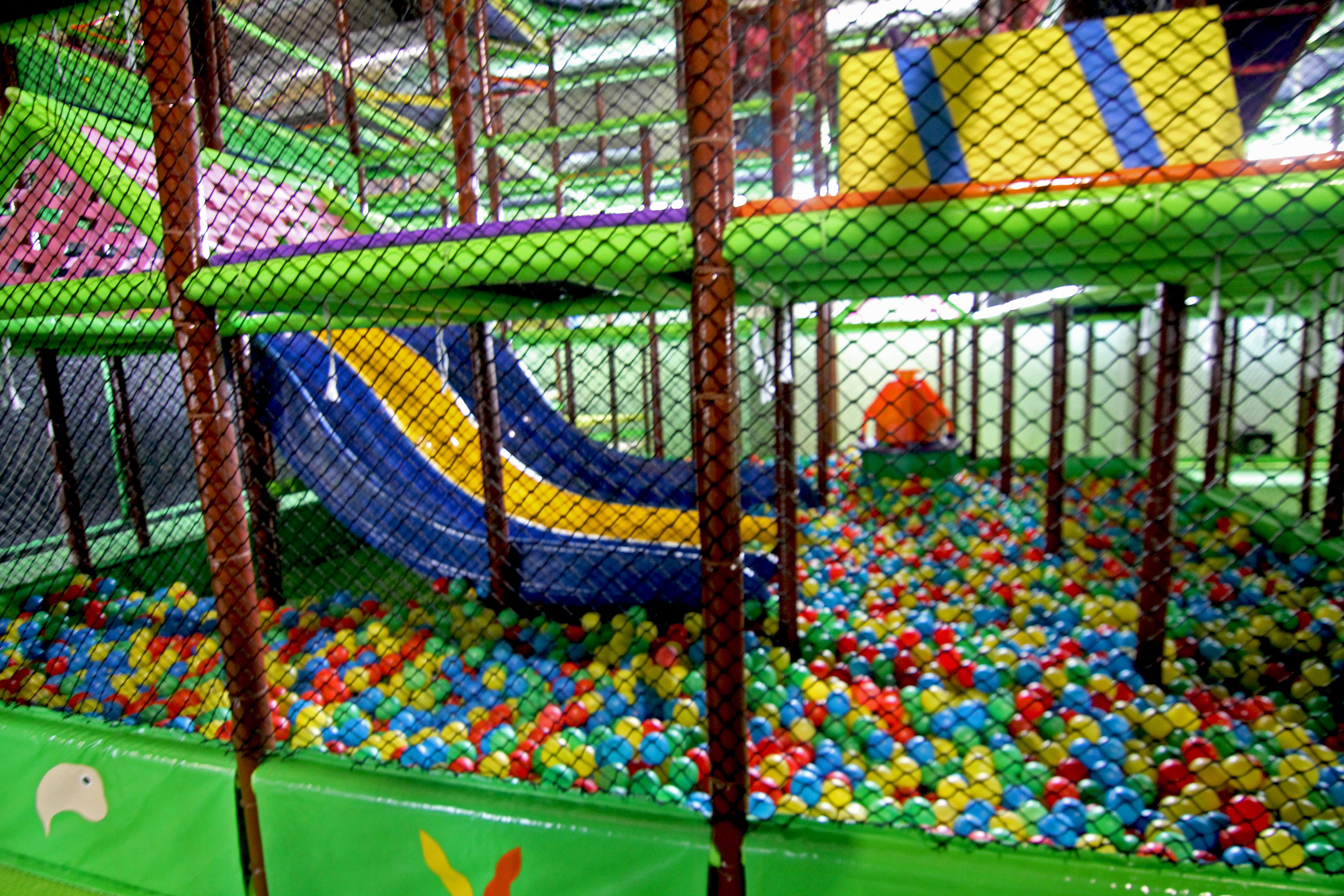 Hotel Hills Sarajevo Congress & Thermal Spa Resort Ilidža Luaran gambar A ball pit at a playground
