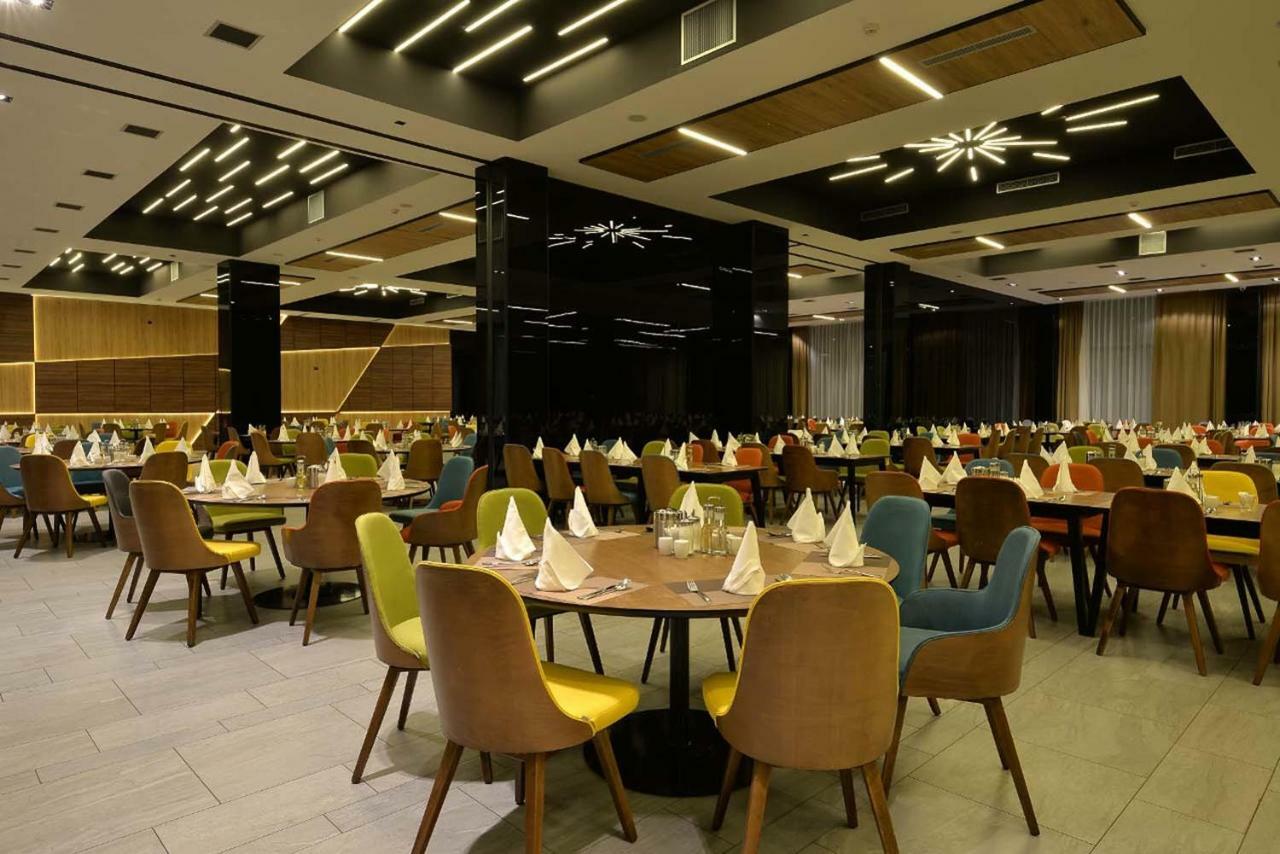 Hotel Hills Sarajevo Congress & Thermal Spa Resort Ilidža Luaran gambar The dining hall